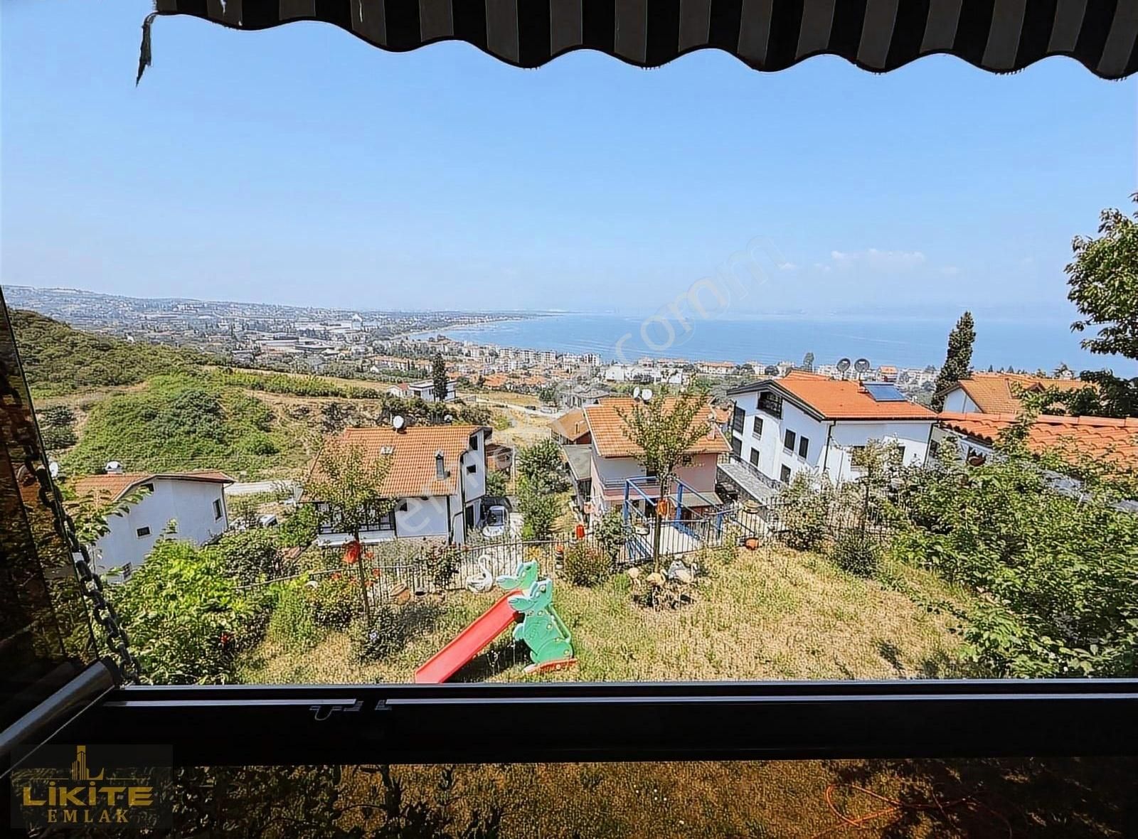 Likite Emlak'tan 3 Katlı Lebi Derya Manzaralı Eşyalı Villa
