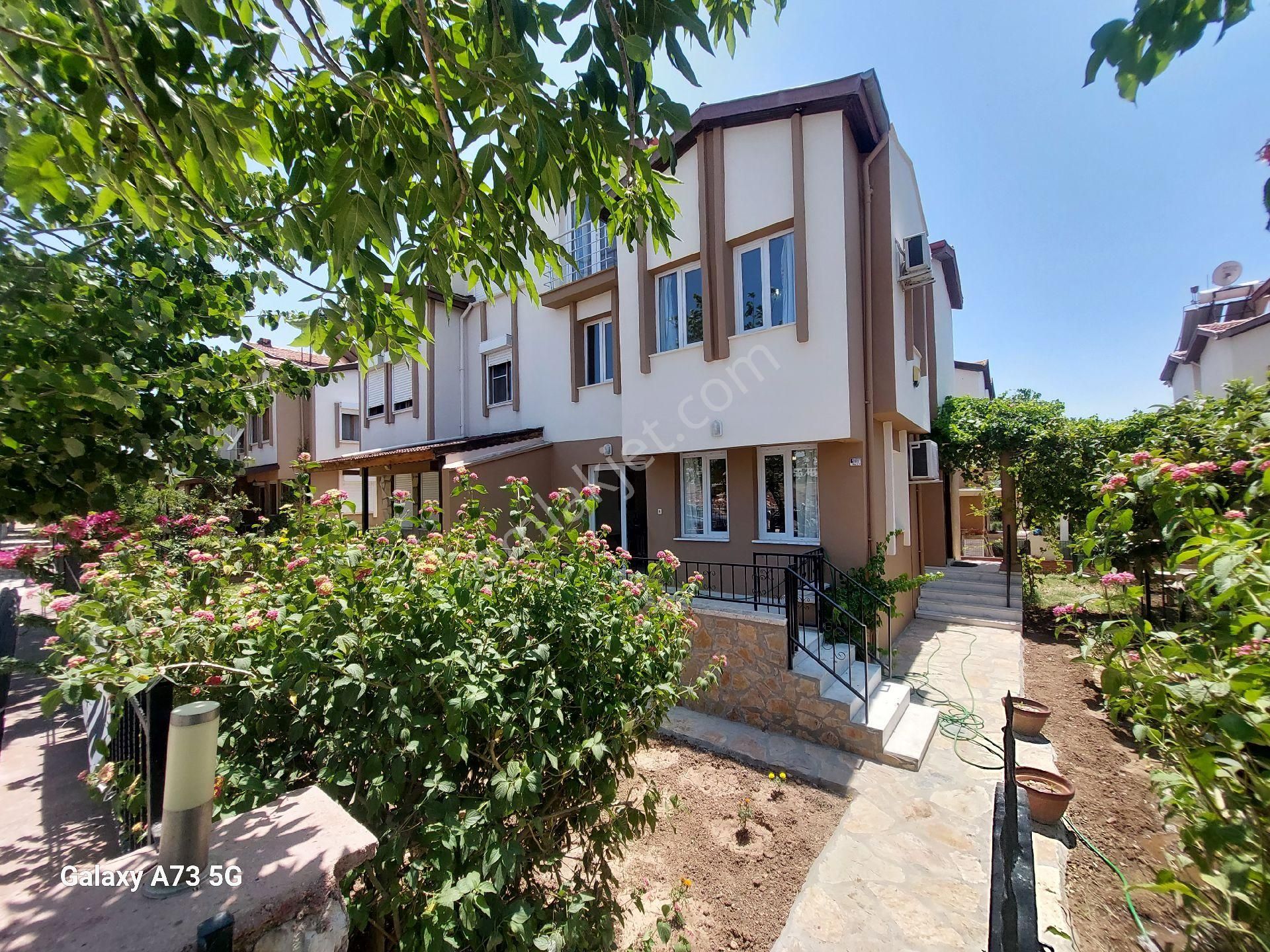 Era'dan Didim Efeler Mahallesinde Satılık Tripleks Villa