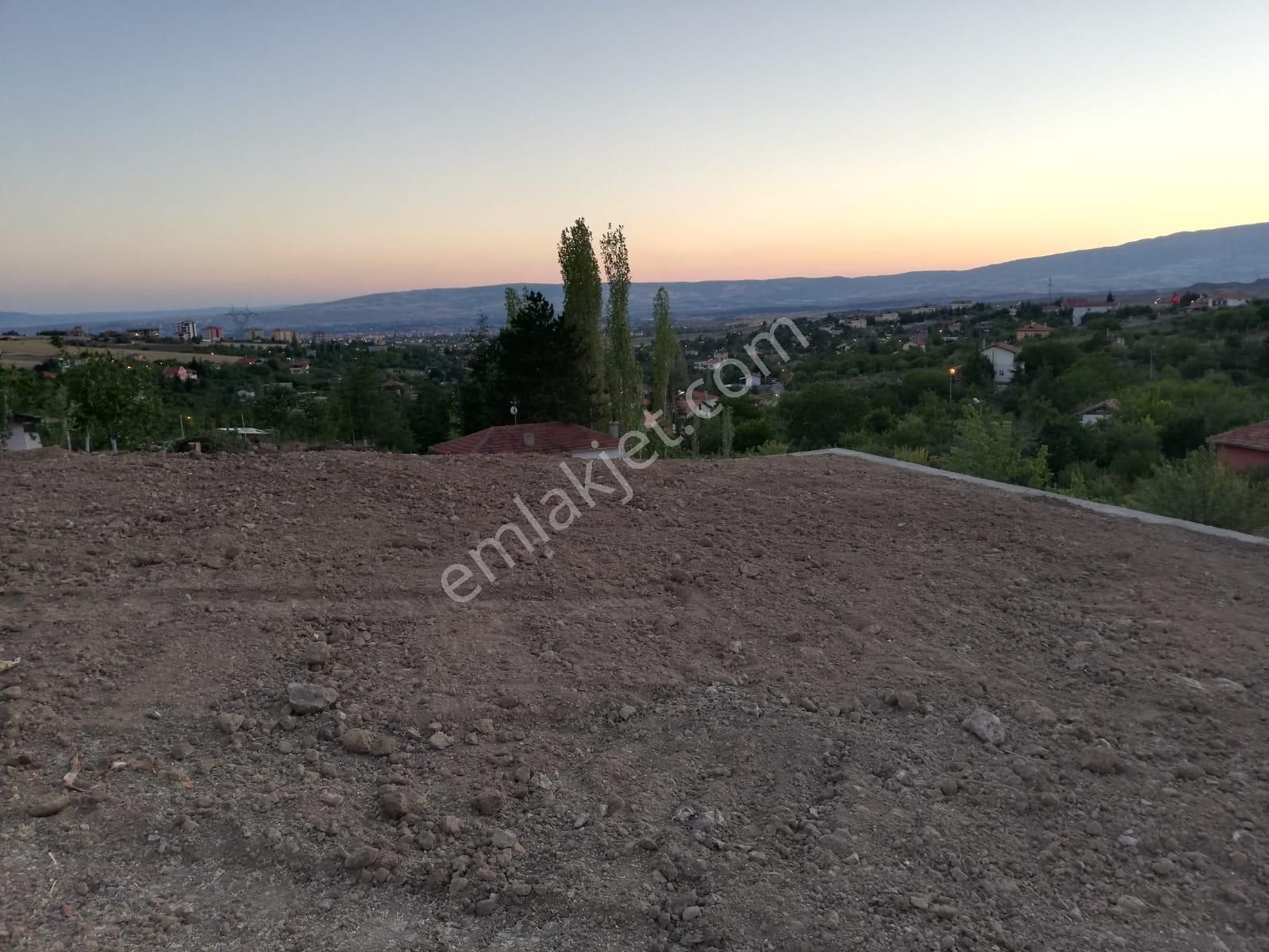Çorum Ayarıkta Manzaralı Villa İmarlı Arsa