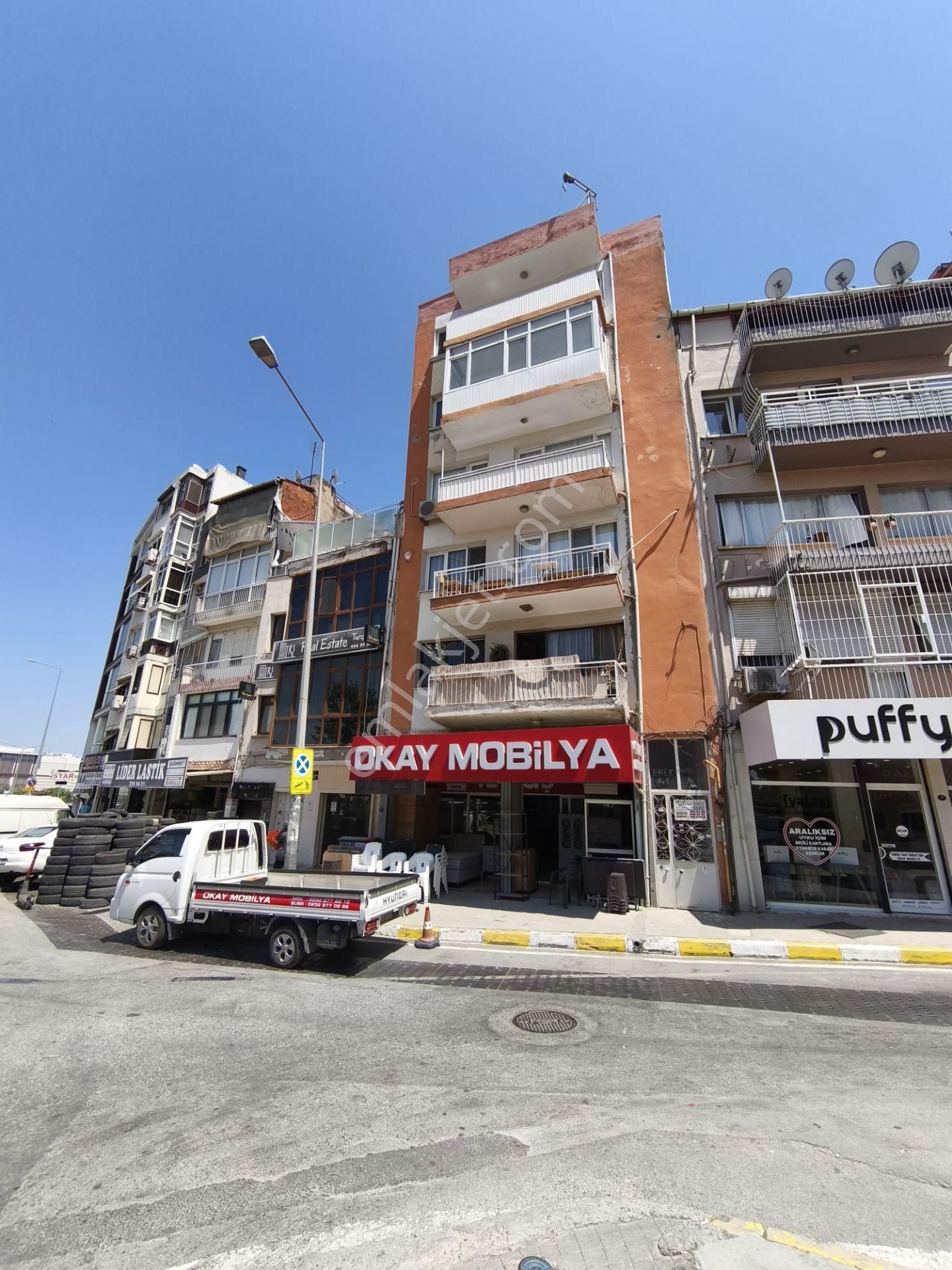Balçovada Metro Yakını Ana Cad.üzeri D.gazlı Kiralık 3+1 Daire