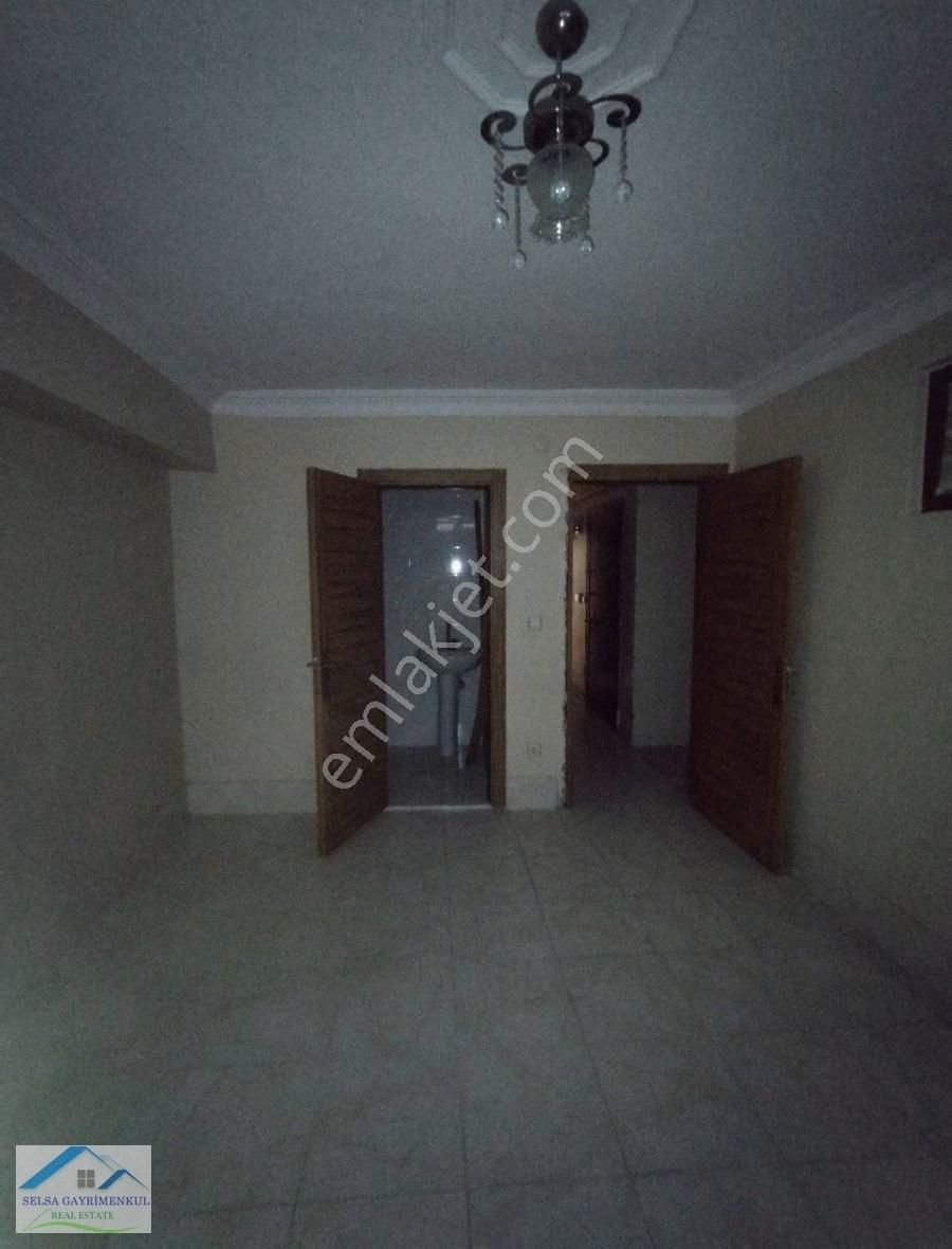 G.o.p Bağlarbaşı Mah.sipahiler Cad.130 M2kot2 3+1 Satılık Daire