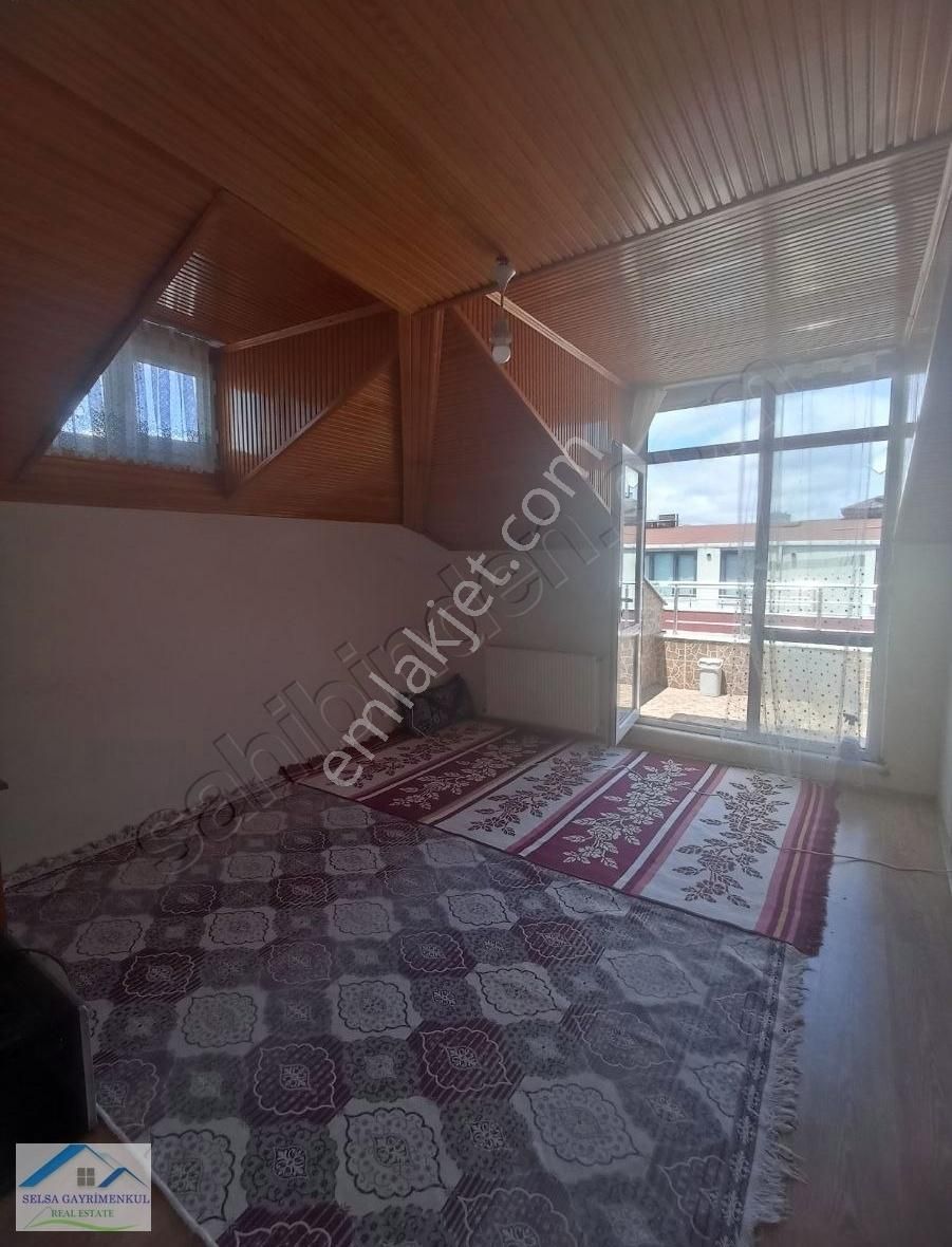 Eyüp Yeşilpınar'da Satılık 5+1 Dubleks