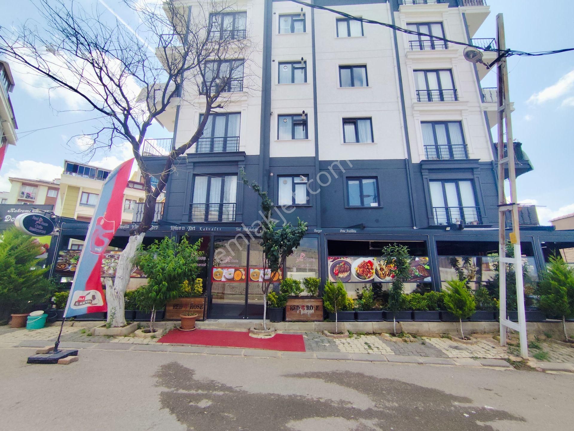 Mertcan Dan Yakacık Yeni Mah 350m2 Fırsat Satılık Dükkan