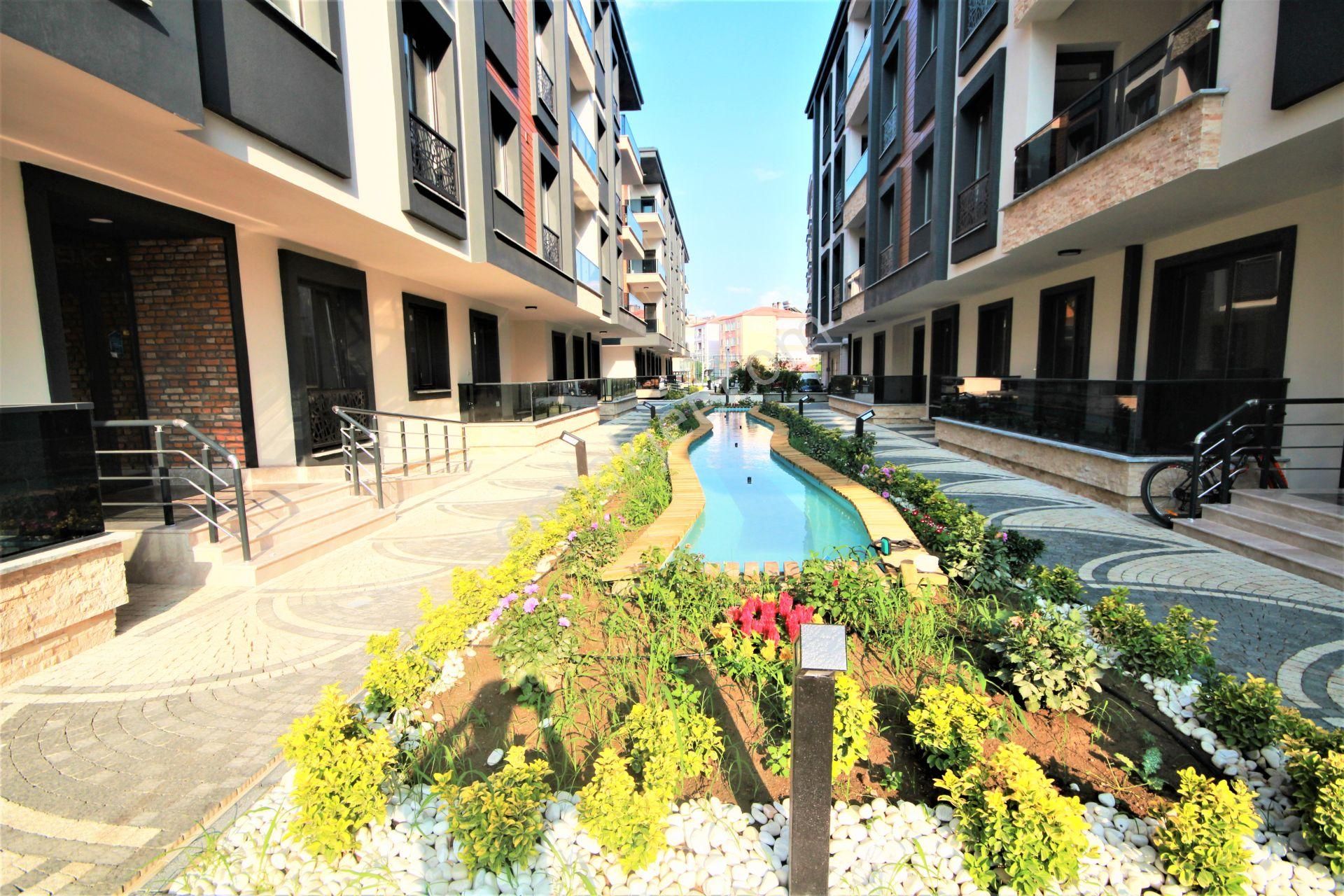 Kumsaldan Yüzme Havuzlu Açık Mutfaklı_2+1_geniş Daire - Görsel 33