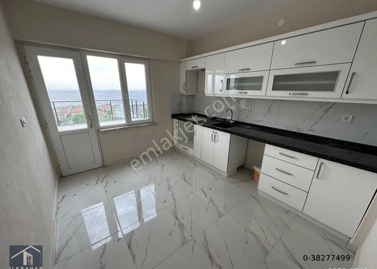 Altınoluk İlkbahar- Panoramik Körfez Manzaralı Havuzlu Villa