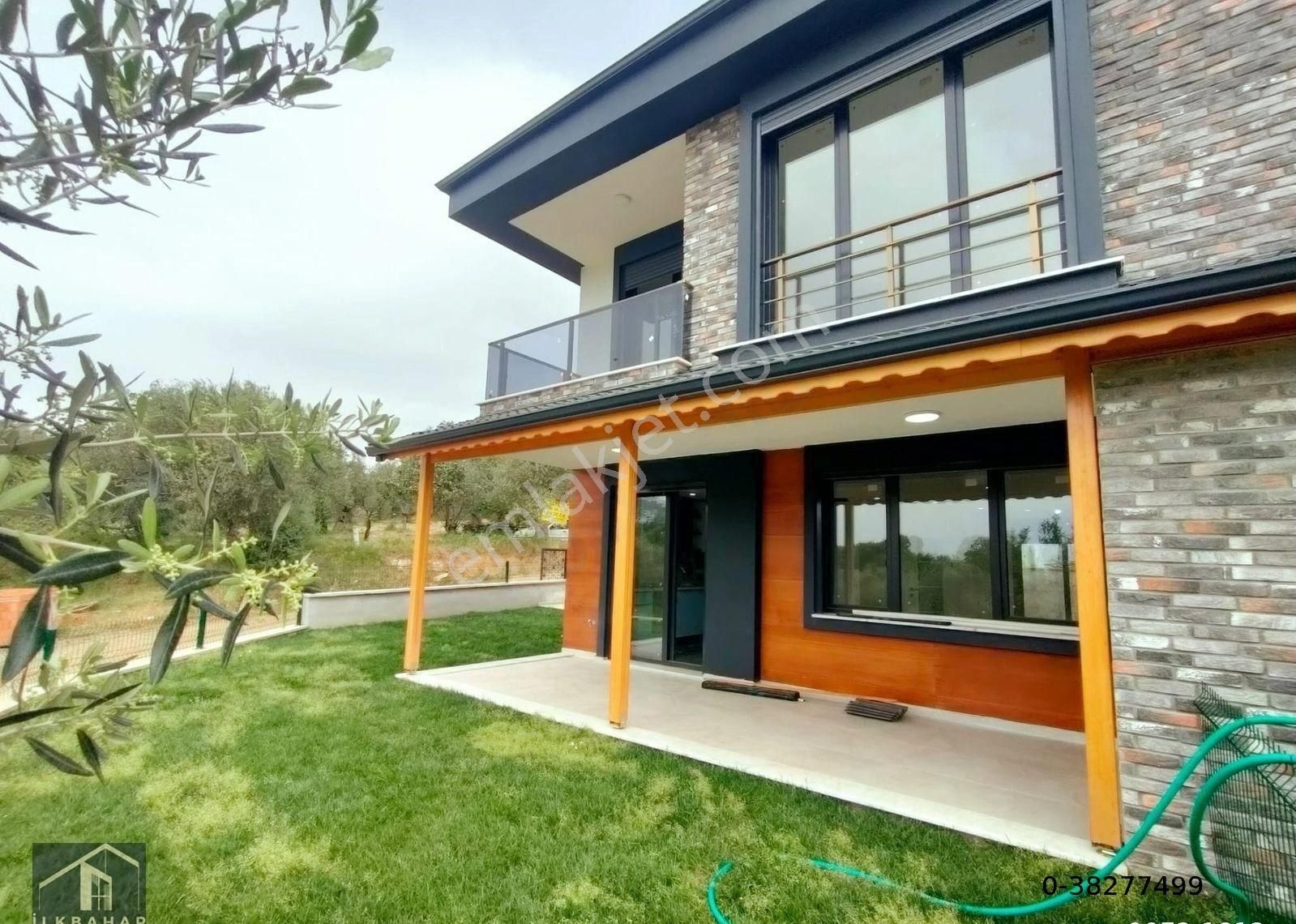 Altınoluk İlkbahar'dan Narlı'da Yeşilliğin İçinde Denize Yakın Huzurlu Bahçeli Garajlı Villa Projesi