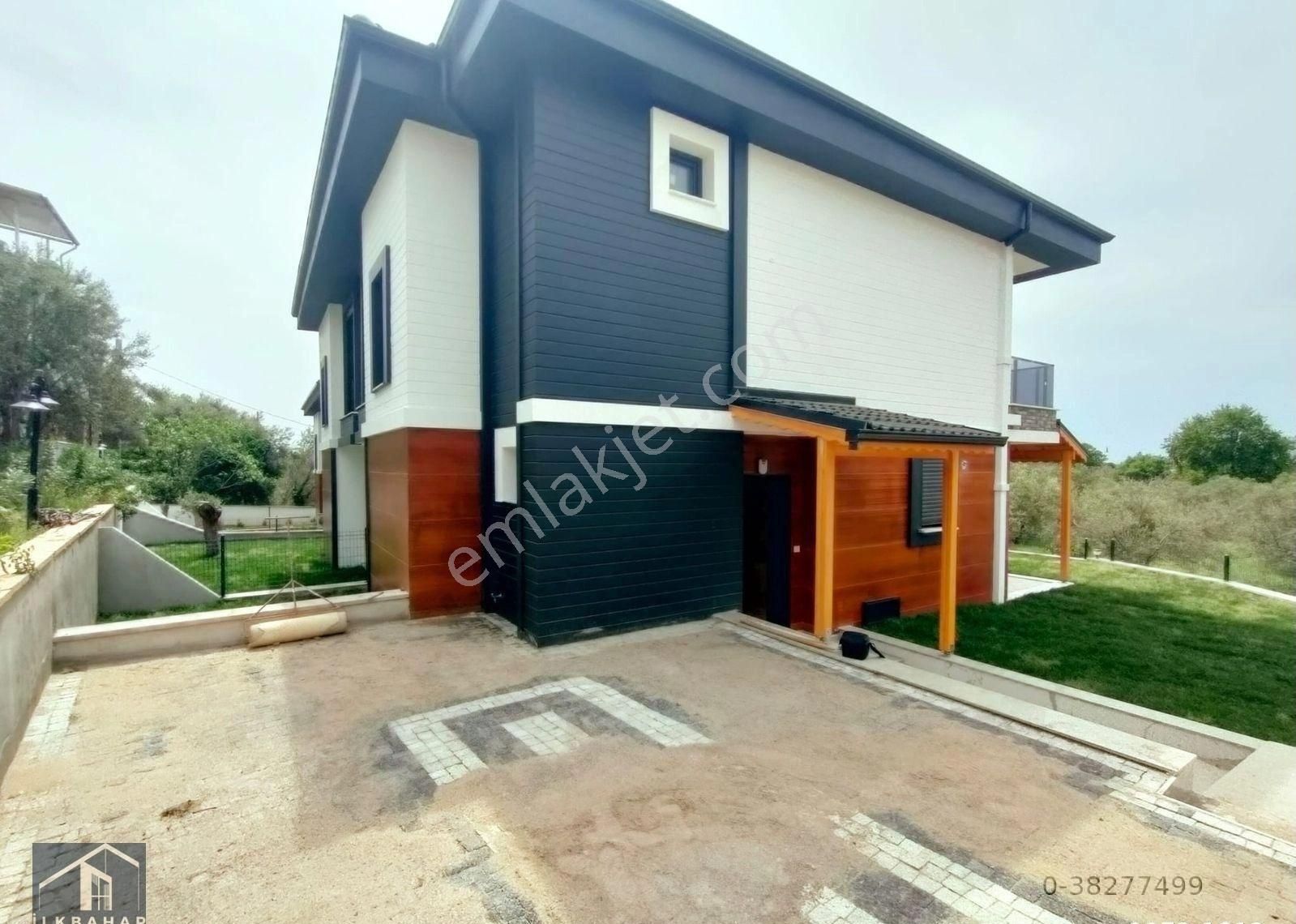 Altınoluk İlkbahar'dan Narlı'da Yeşilliğin İçinde Denize Yakın Huzurlu Bahçeli Garajlı Villa Projesi - Görsel 3