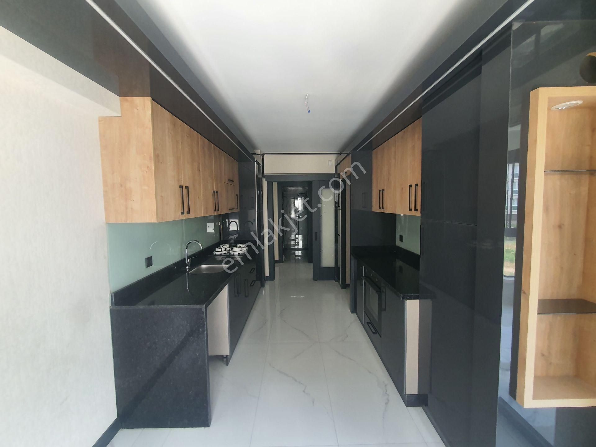 Yeşilova'da Butik Site İçi Sıfır Güney Batı Cephe Oturuma Hazır 4+1 Satılık Daire /marka