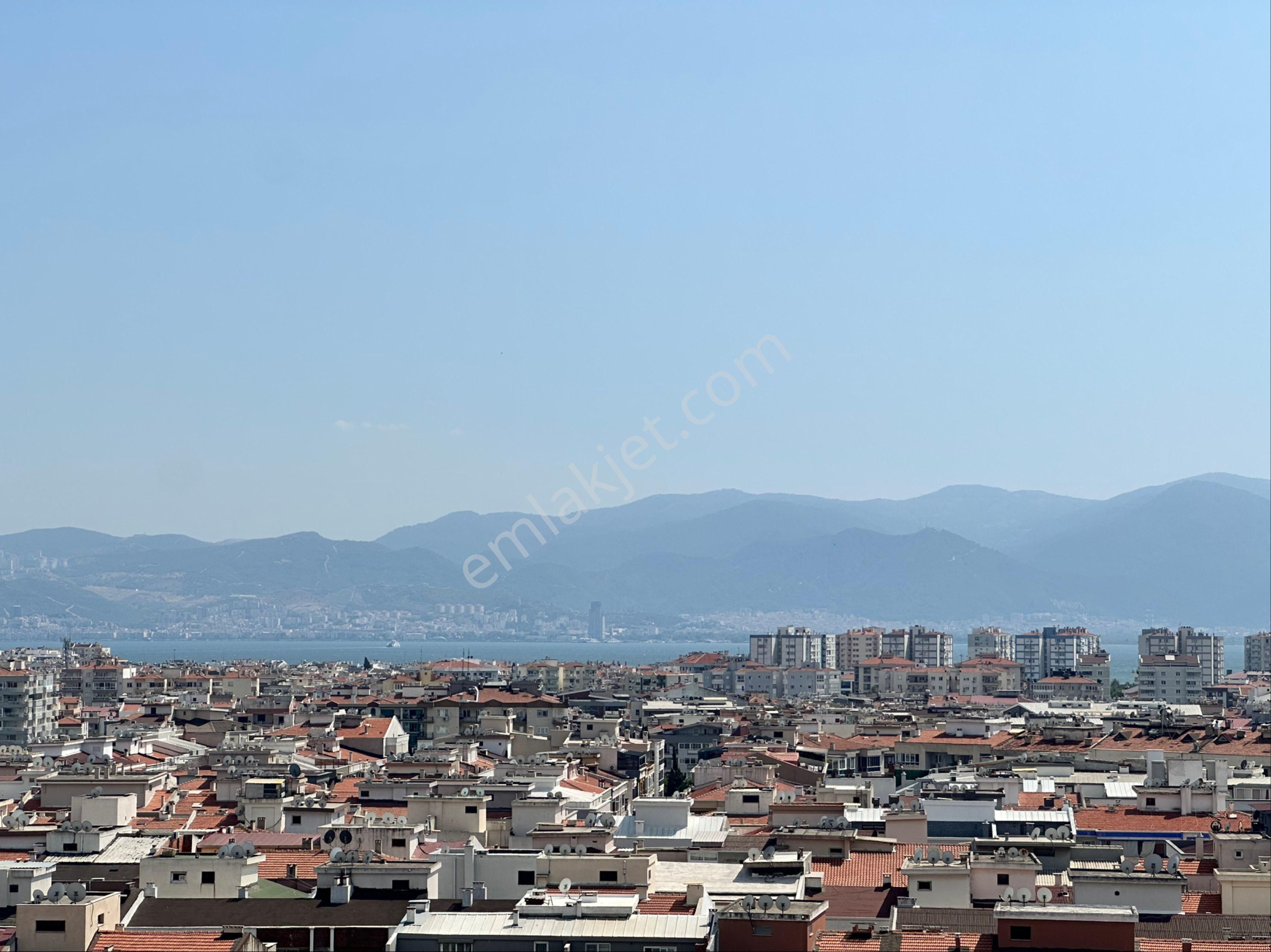 Trademark Karşıyaka'da Full Deniz Manzaralı 3+1 Kiralık Daire