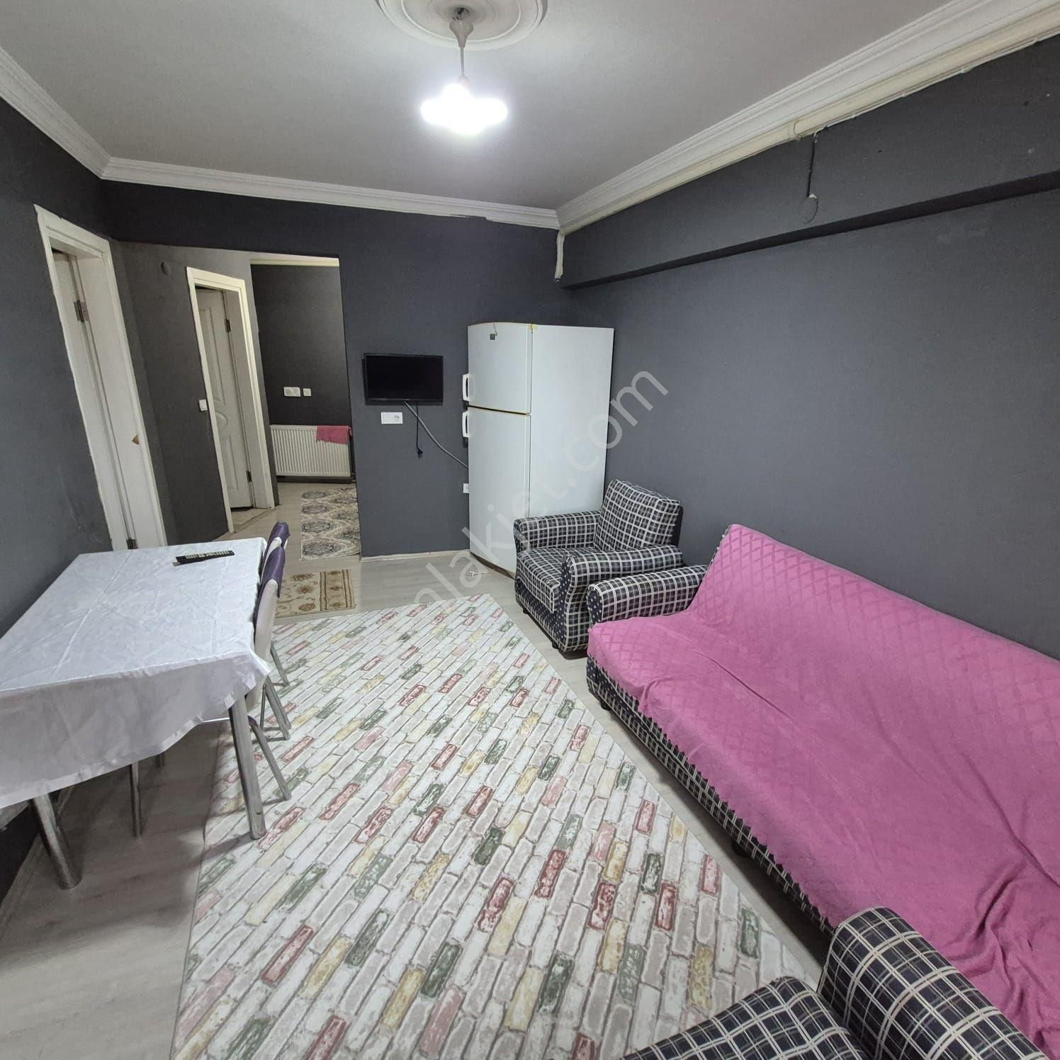Merkezi Konumda Esyalı 1+1 Ayrı Mutfak Kiralik Daire