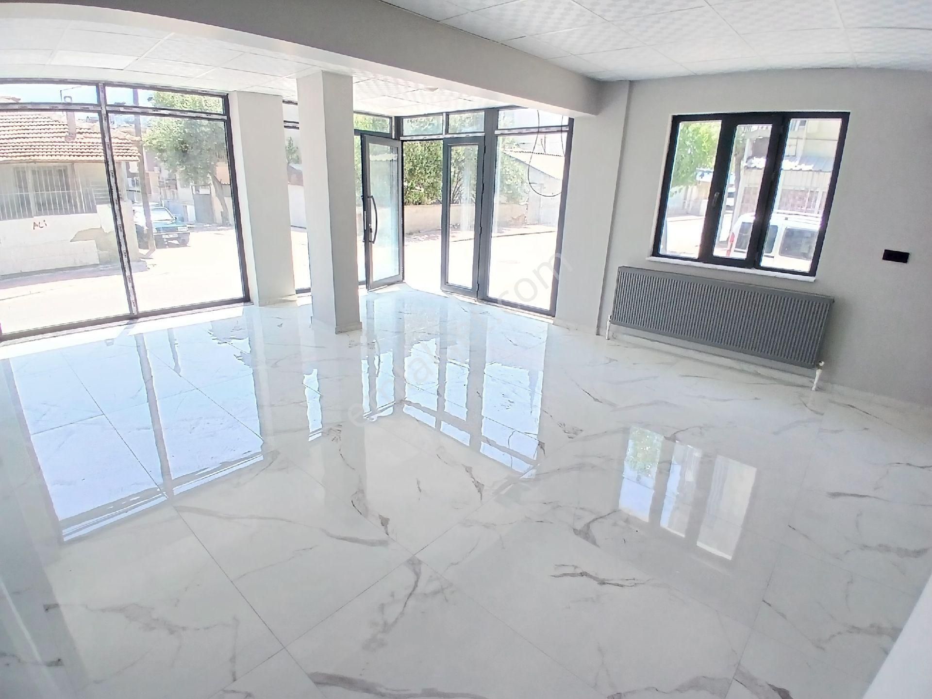 Denizli/dokuzkavaklarda 100 M2, Geniş Çift Cepheli, Yola Sıfır Kiralık İş Yeri. Depozit Yok!
