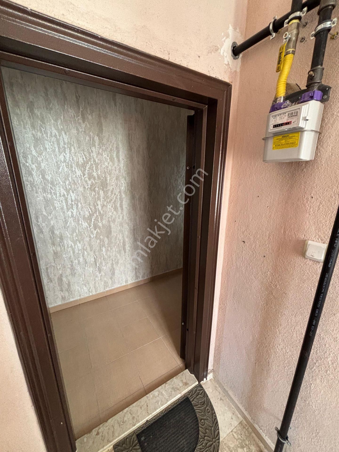 Usta Gayrimenkul'den Kiralık Çınaraltında Doğalgazlı 3+1 Daire