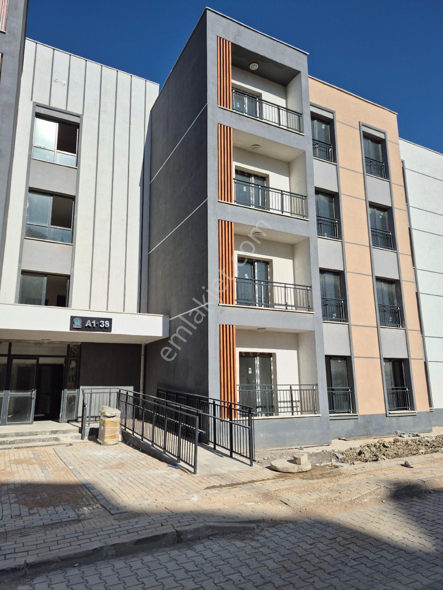 Dikmece Tokilerde 3+1 Kiralık Daire
