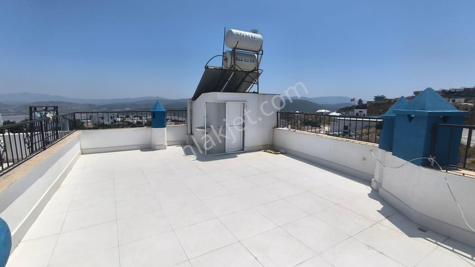 Site İçerisinde Merkezi Konumda Ferah Dubleks Bahçeli Villa - Görsel 9
