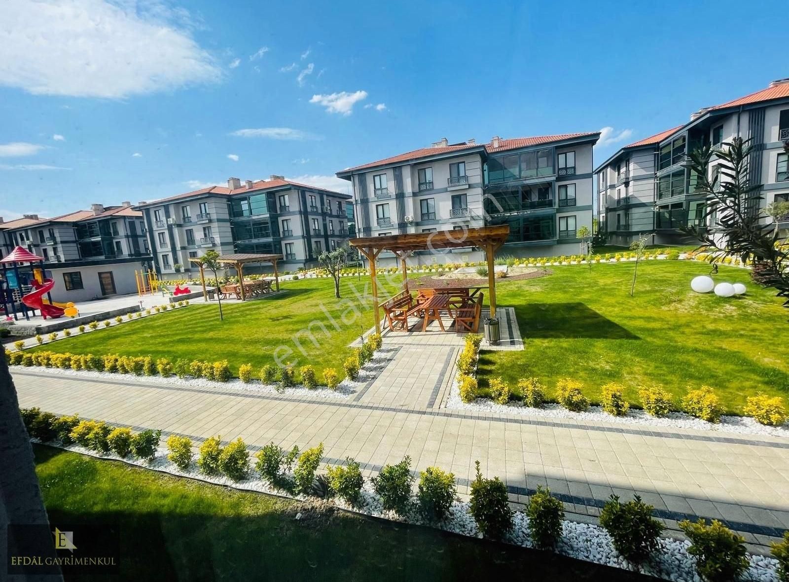 Acil !! Arokarya Park Sitesinde Site İçerisine Bakan Geniş Daire