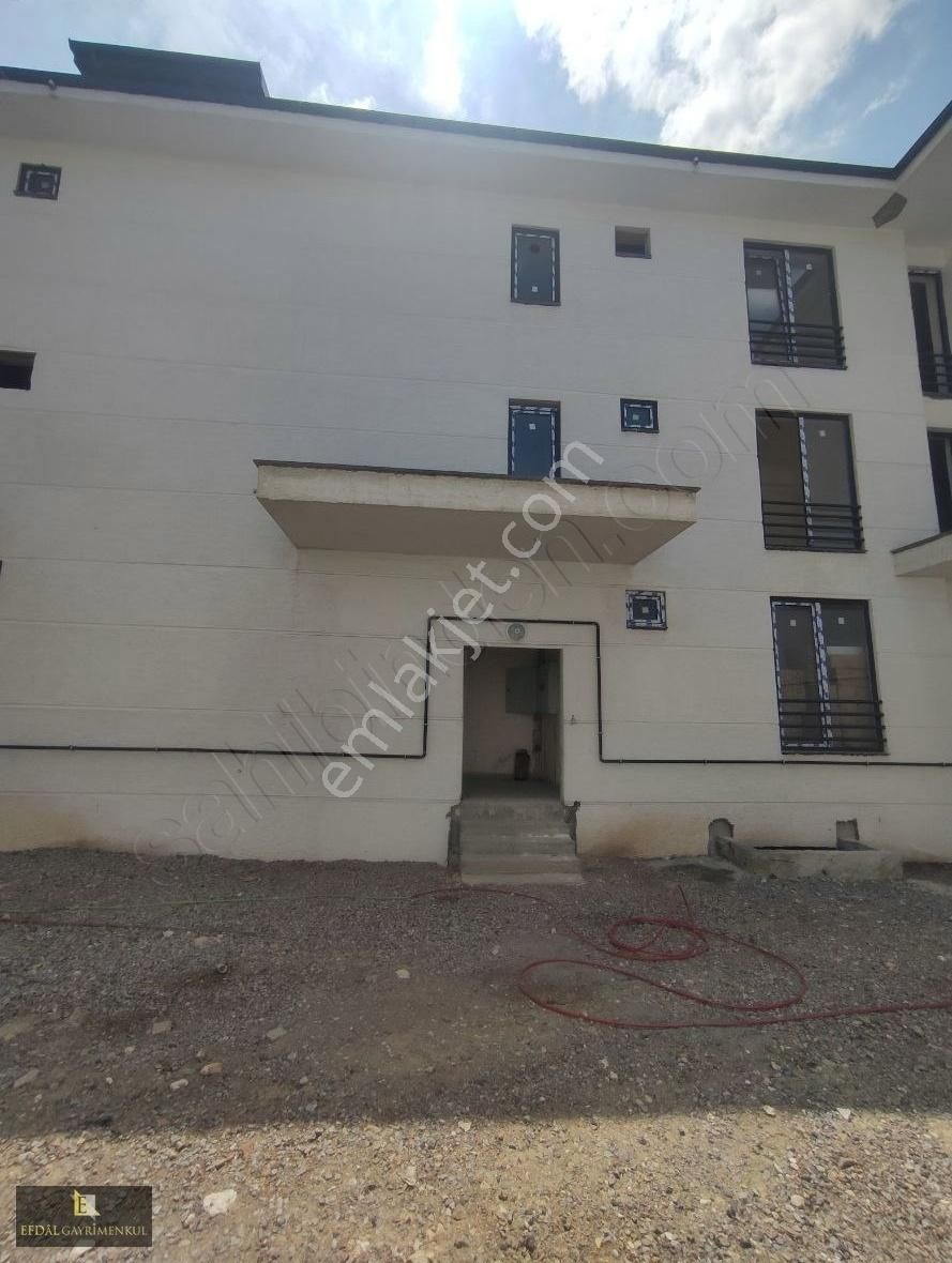 Efdal Gyo'dan Satılık Kapalı Otoparklı 2+1 Daire