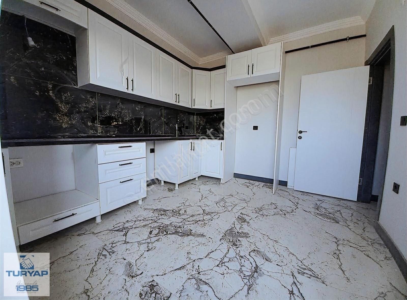 Yalova Çiftlikköy Çiftlik Mahallesinde Satılık Dubleks Daire