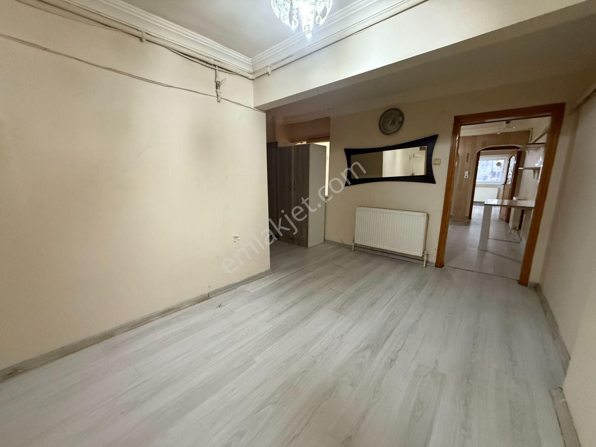 Üsküdar Zeynep Kamil'de Satılık 2+1 Daire