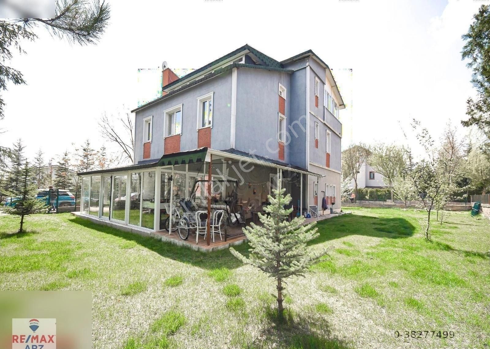 Hacılar Da Teraslı ,bahçelı Ve Genış Verandalı Müstakıl Yaşam