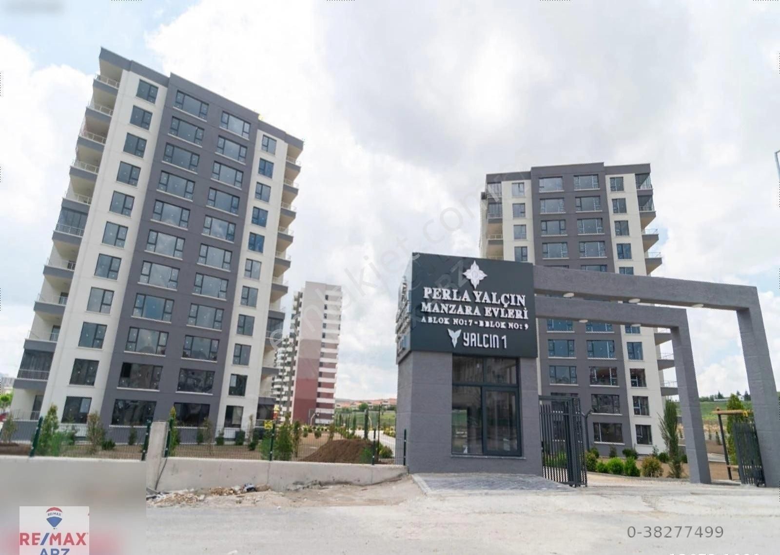 Yaşamkentte Lüks Sitede Satılık 4+1 Daire