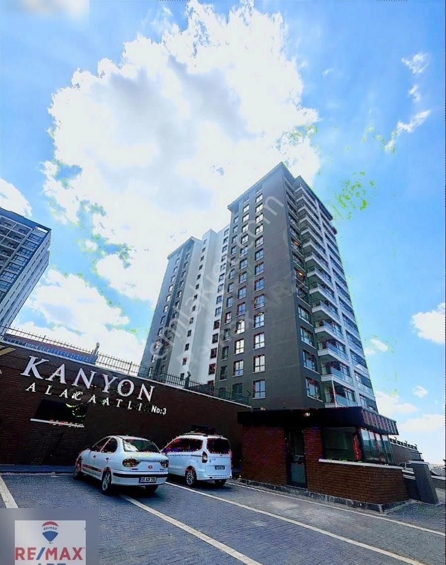 Kanyon Alacaatlı 2+1 İskanlı Satılık Daire