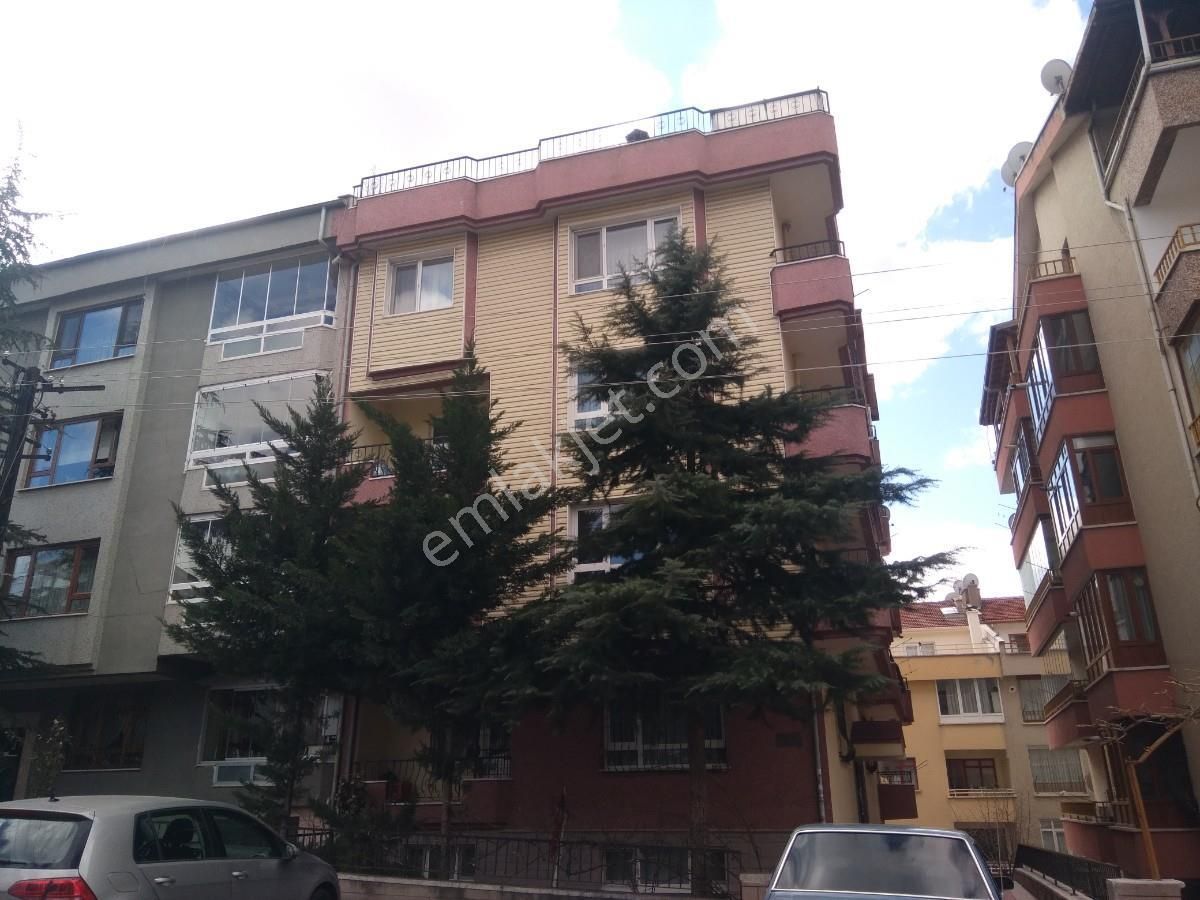 Yenimahalle Taner Sokak Da 3+1 Katta Tek Daire Kombili 120m2