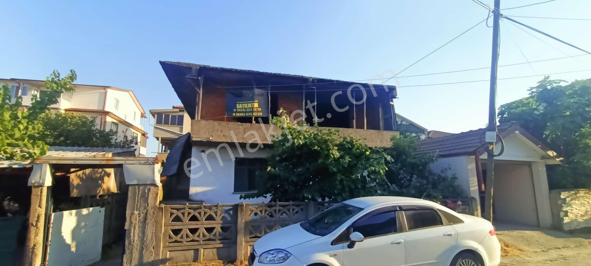 Sakarya Arifiye Neviye Mahallesi Büyük Derede Satılık Müstakil Ev