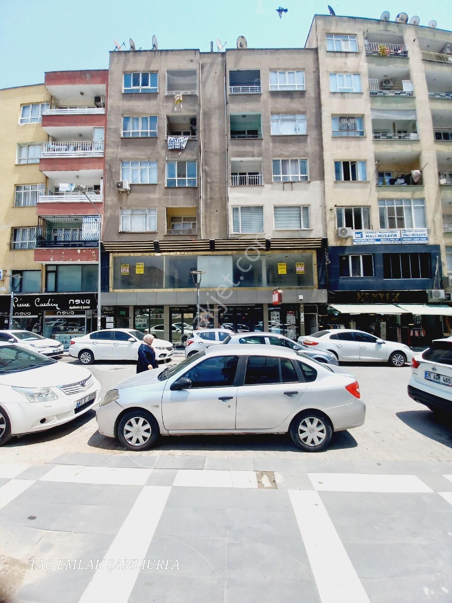 Satılık İşyeri 290 M² İşlek Caddede