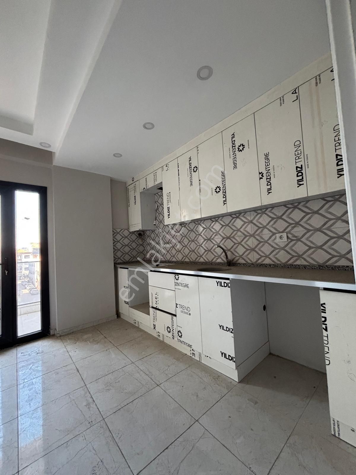 Turgutlu Eymen Emlak'tan Yedieylül Mh Satılık Arakat Asansörlü Sıfır Daire 🏡