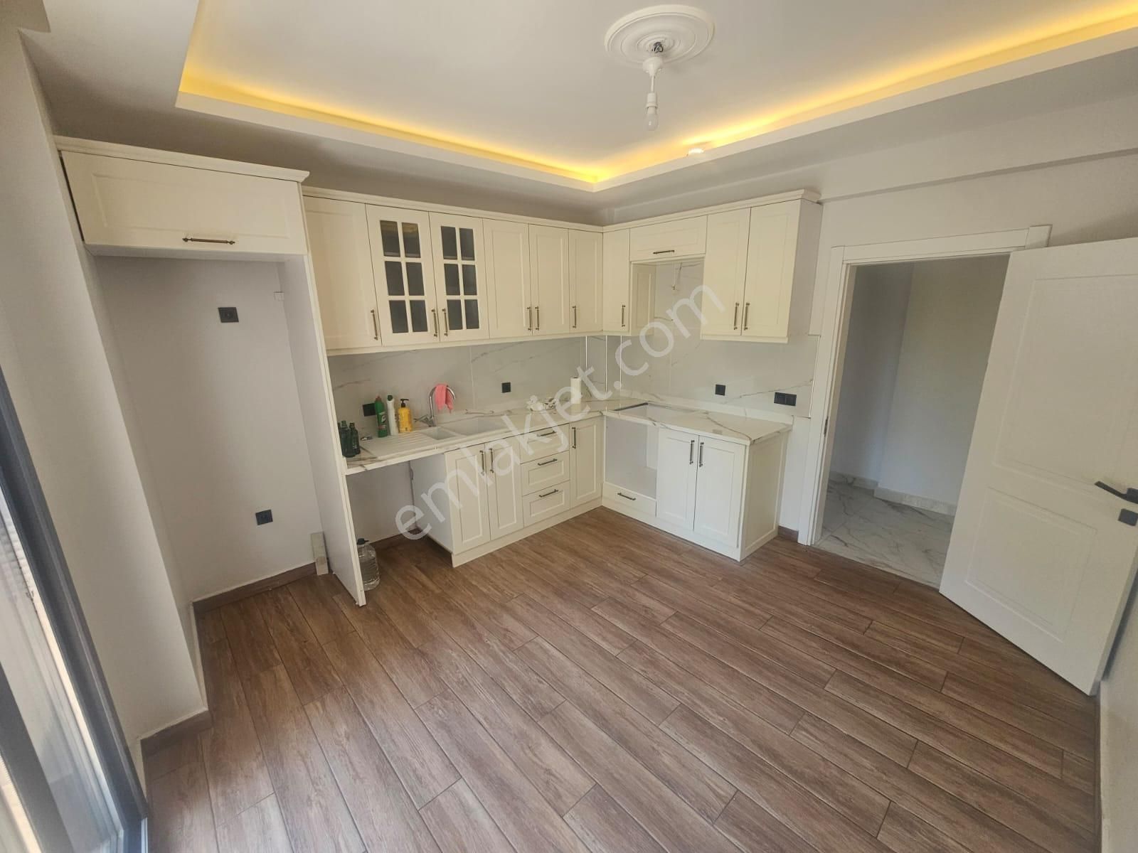 Ön Emlak'tan Burhaniye İskele'de Denize Sıfır Kiralık 2+1 Daire!