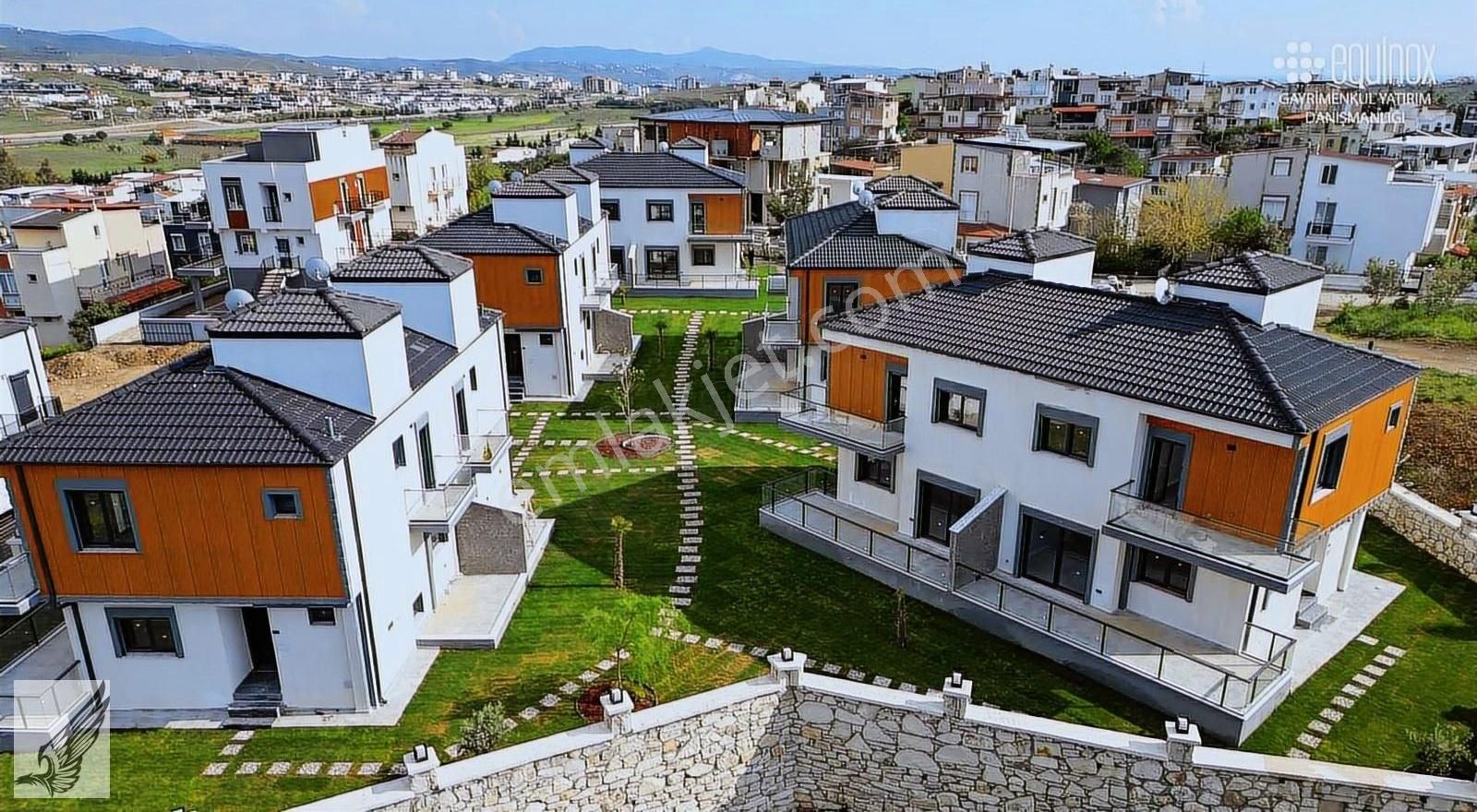 Seferihisar Çevrekent Sitesinde Ultra Lüks 3+1 Kiralık Villalar