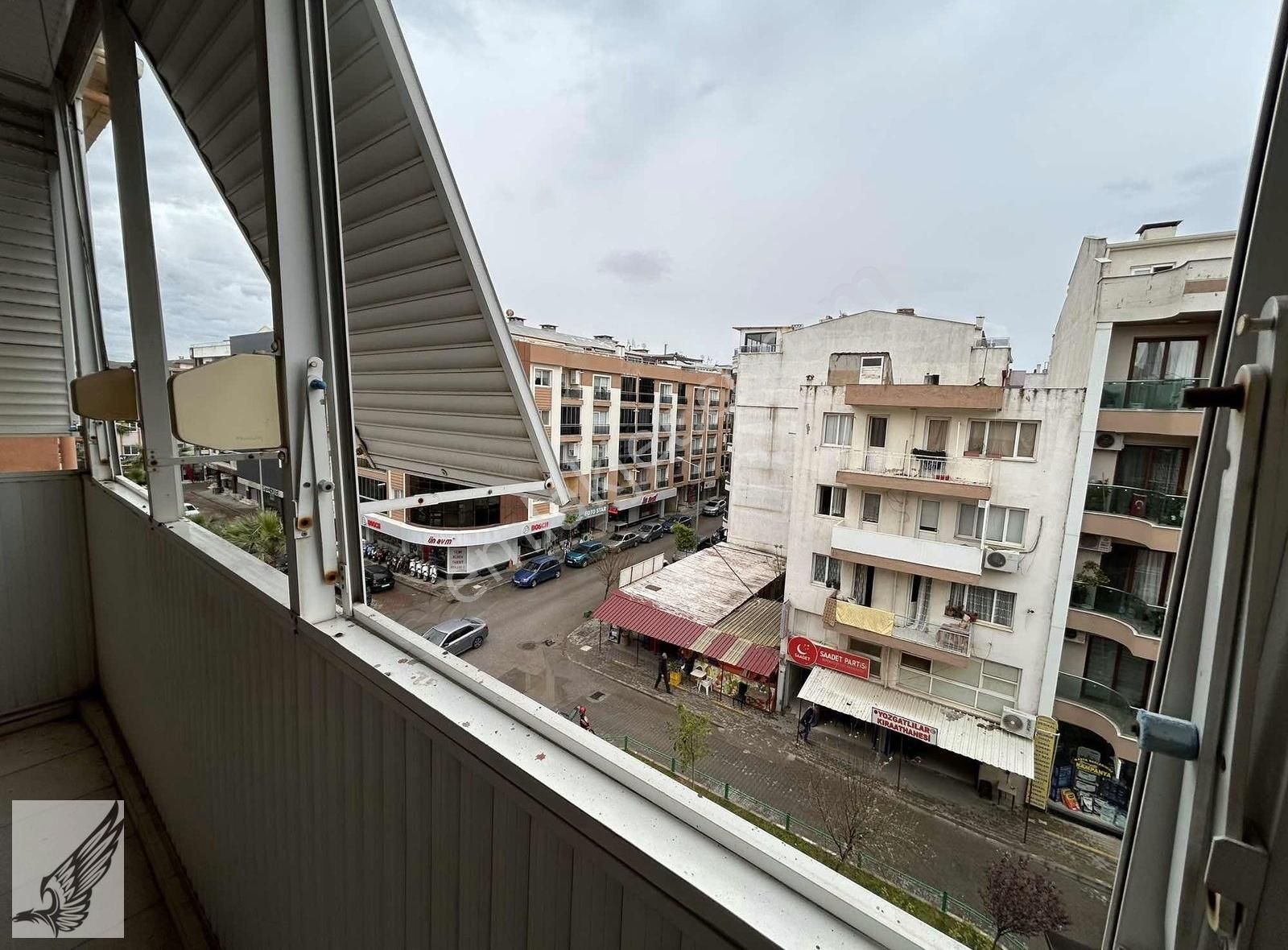 Seferhisar Çarşı Merkezde 3+1 Daire - Görsel 16