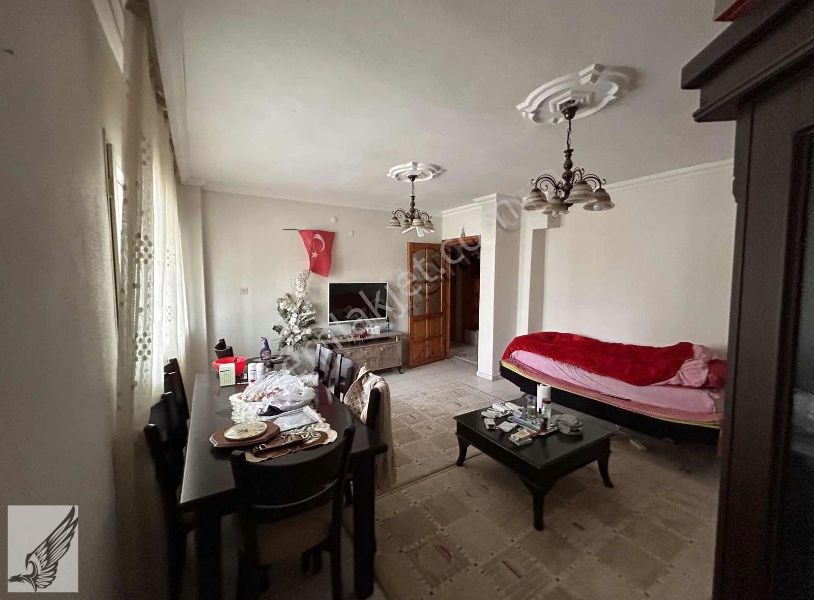 Seferhisar Çarşı Merkezde 3+1 Daire - Görsel 11