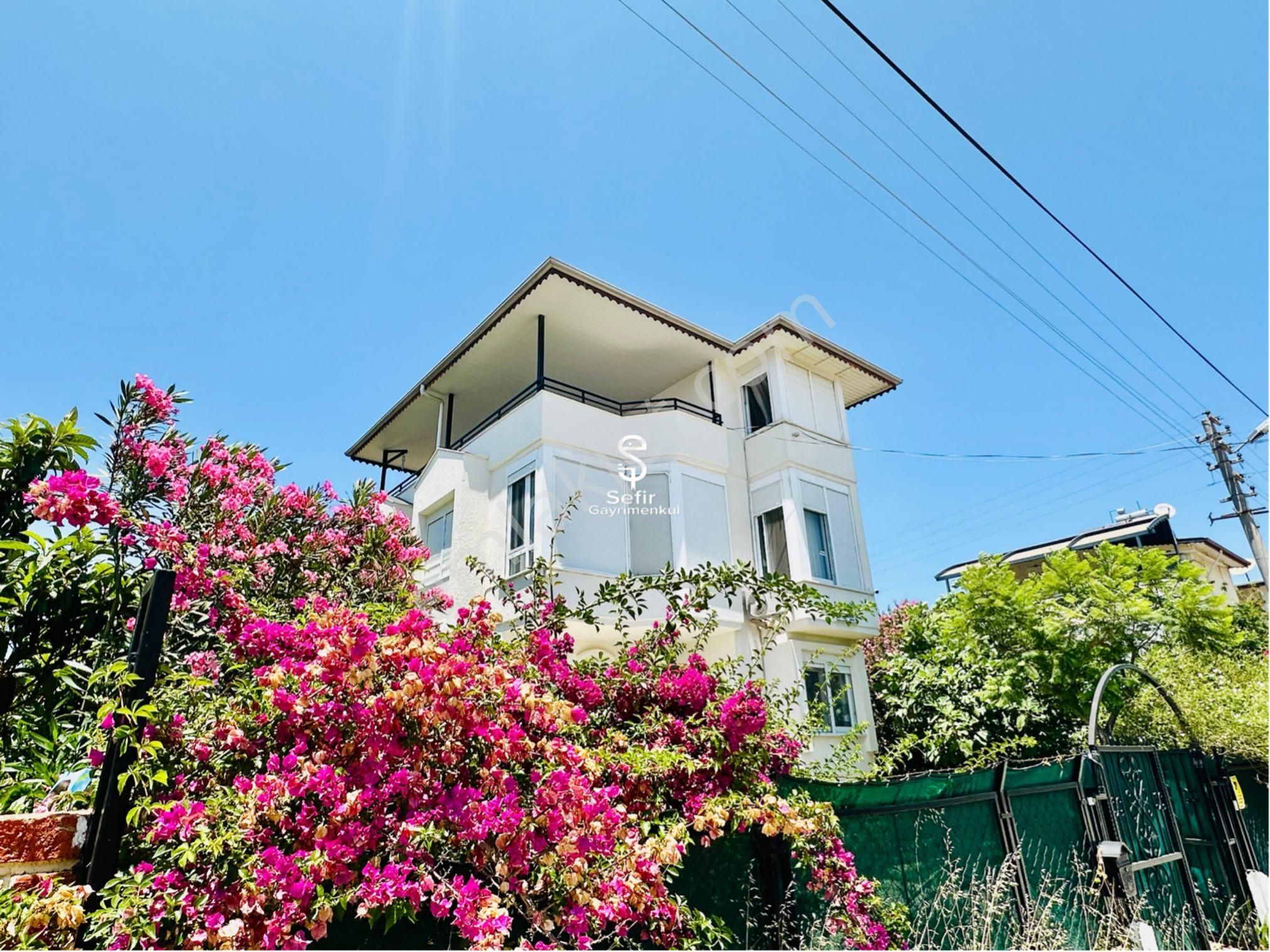 Alanya Konaklı Da Kiralık Müstakil 4+1 Eşyalı Villa Denize 150m