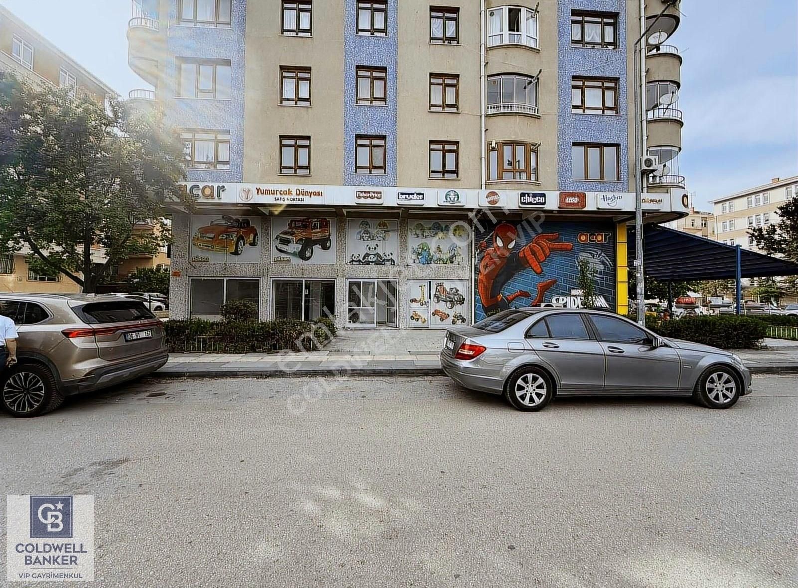 Ziraat Mahallesinde 240 M2 Tabela Değeri Yüksek Kiralık Dükkan