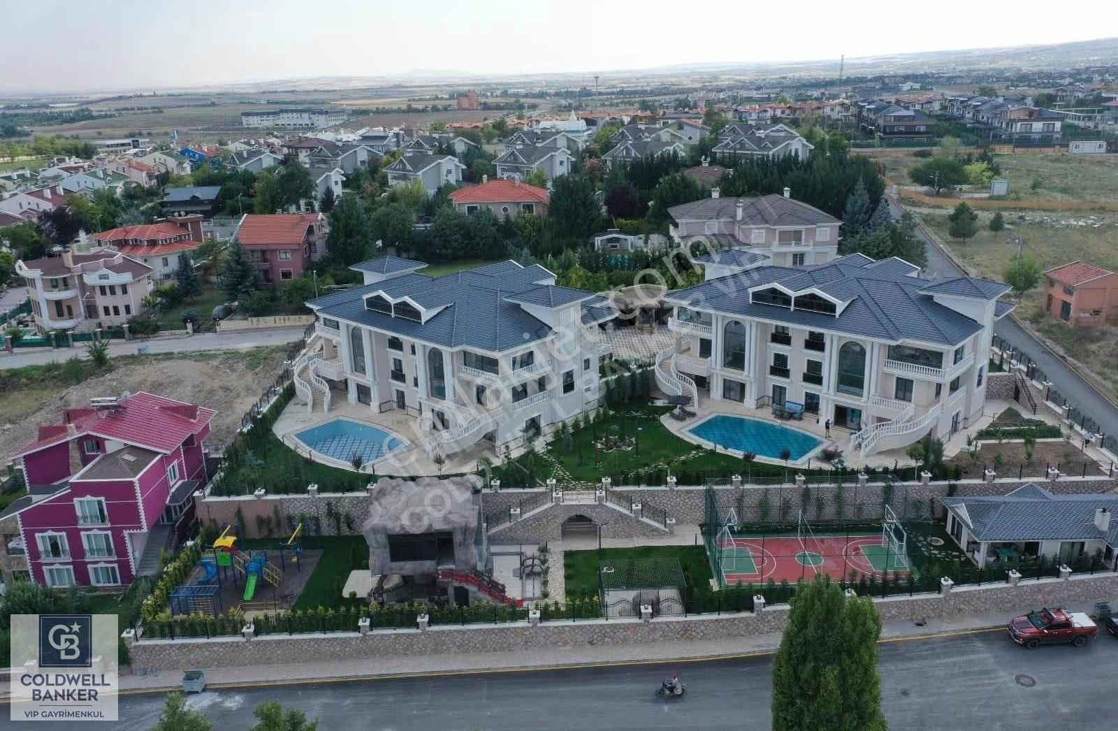 Gölbaşında Göl Manzaralı Ultra Lüx Eşyalı 7+2 Kiralık Malikane