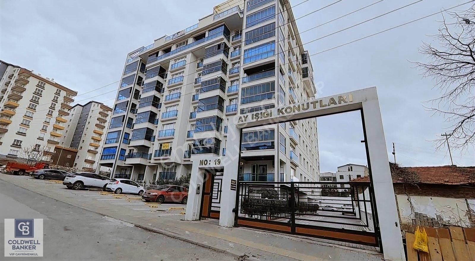 Güneşevler Ayışığı Konutlarında Satılık Yapılı Boş 3+1 Daire