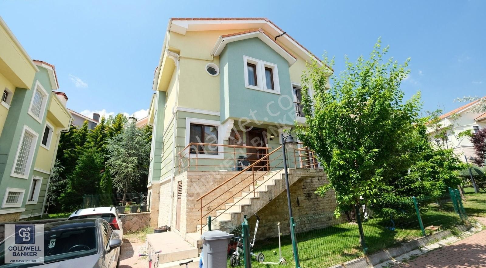 Yaşamkent Konaklarında Satılık Fırsat Köşe Villa