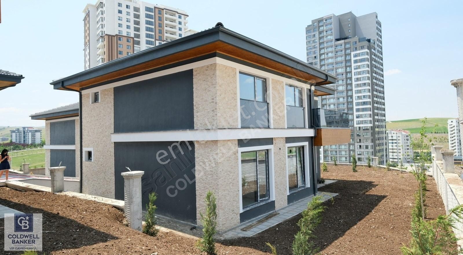 Alacaatlı Dodurga Bahçeli Ve Kapalı Otoparklı Satılık Lüx Villa