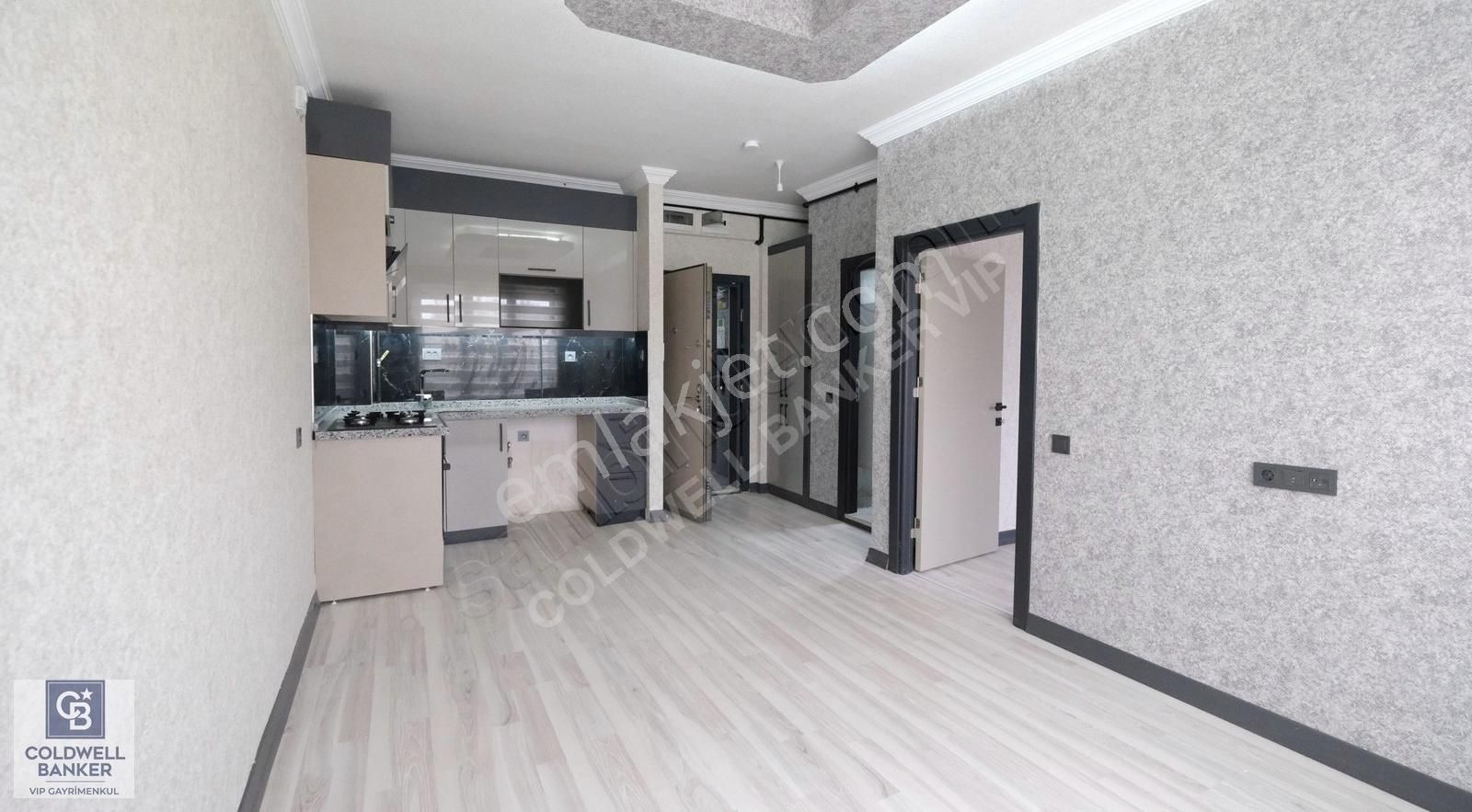 İncek'te Resmi Kurumlara Yakın Cam Balkonlu Kiralık Daire
