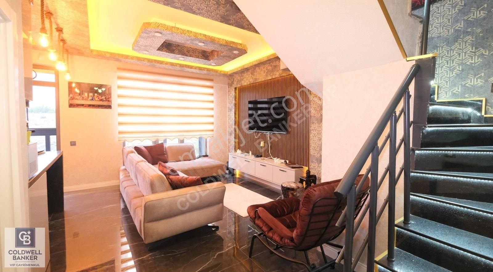 İncek'te Resmi Kurumlara Yakın 2+1 Satılık Daire