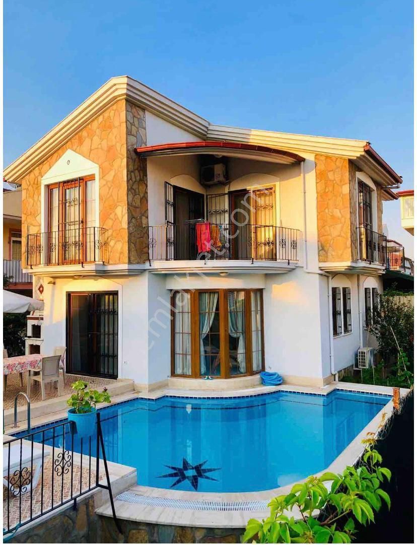 Stop’tan Akarca 3+1 Havuzlu Özel Tasarım Villa