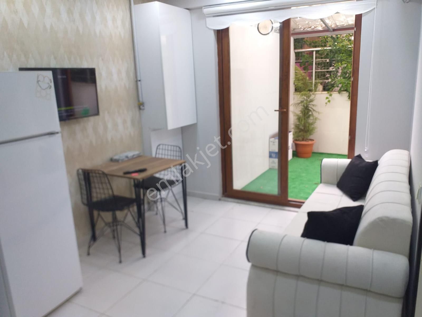 Saltak Caddesinde Satılık Apart