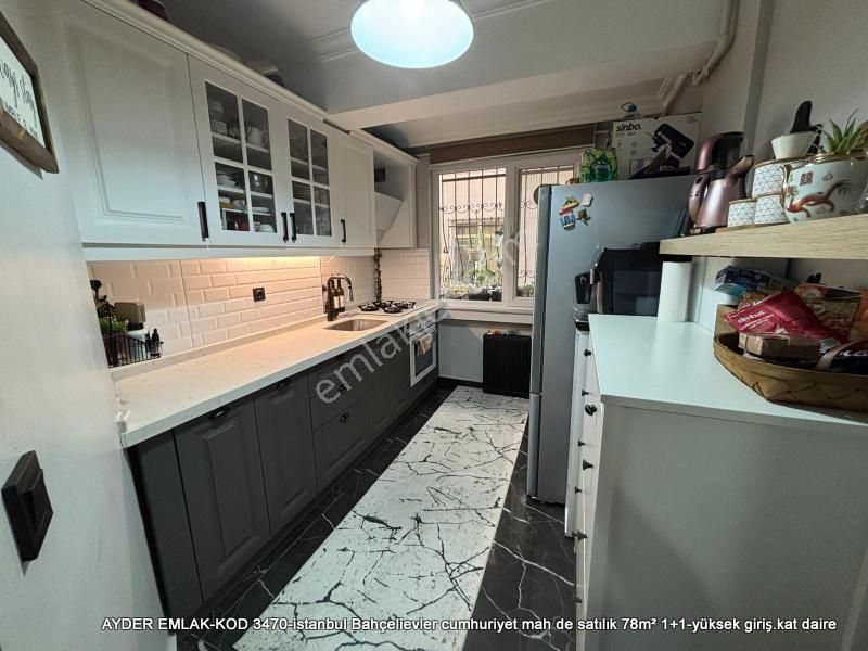 İstanbul Bahçelievler Cumhuriyet Mah De Satılık 78m² 1+1-yüksek Giriş.kat Daire