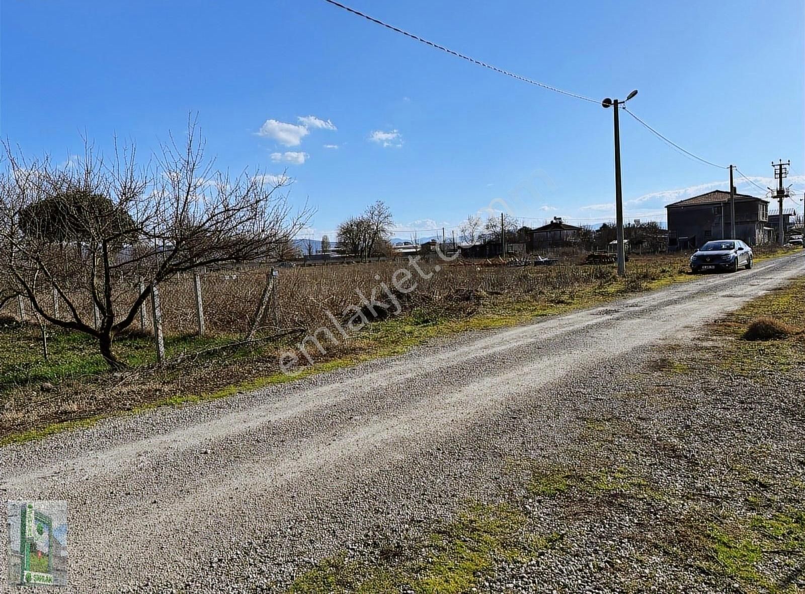 Şahlan Emlaktan Köy İçi İmarlı Merkeze 4 Km Satılık Arsa