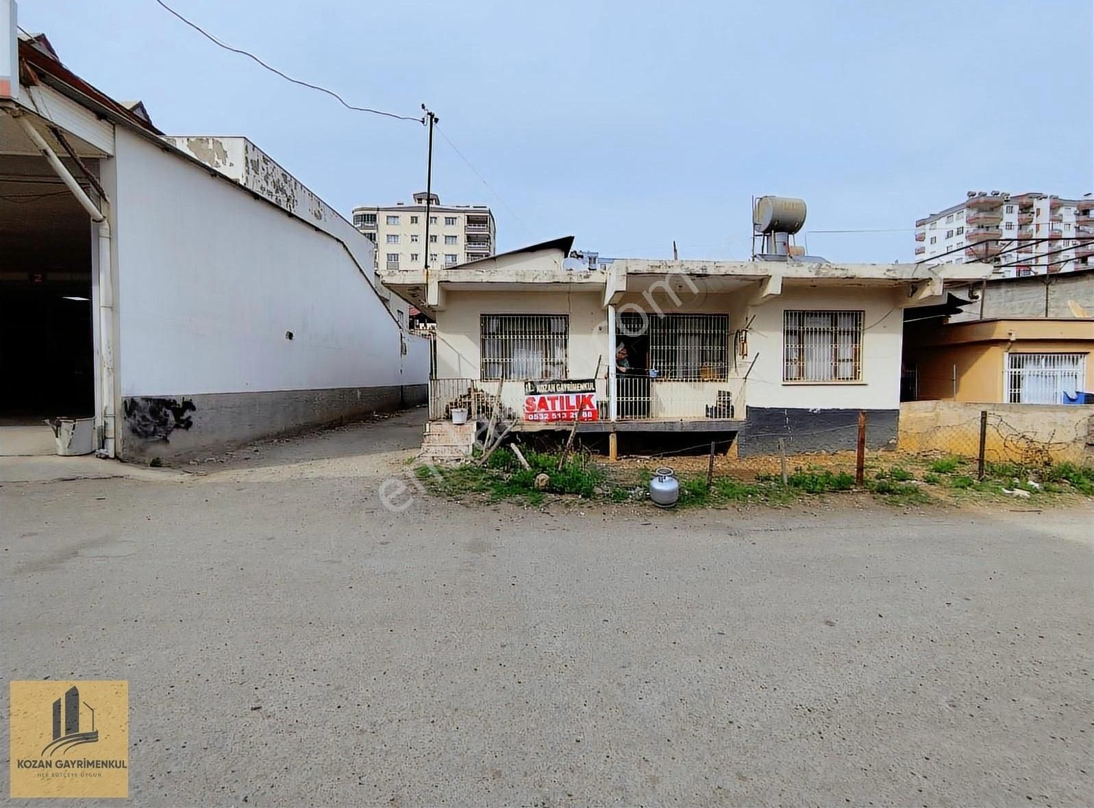 Kozan Gayrimenkulden Saimbeyli Caddesi Üzerinde Satılık Ev Arsa