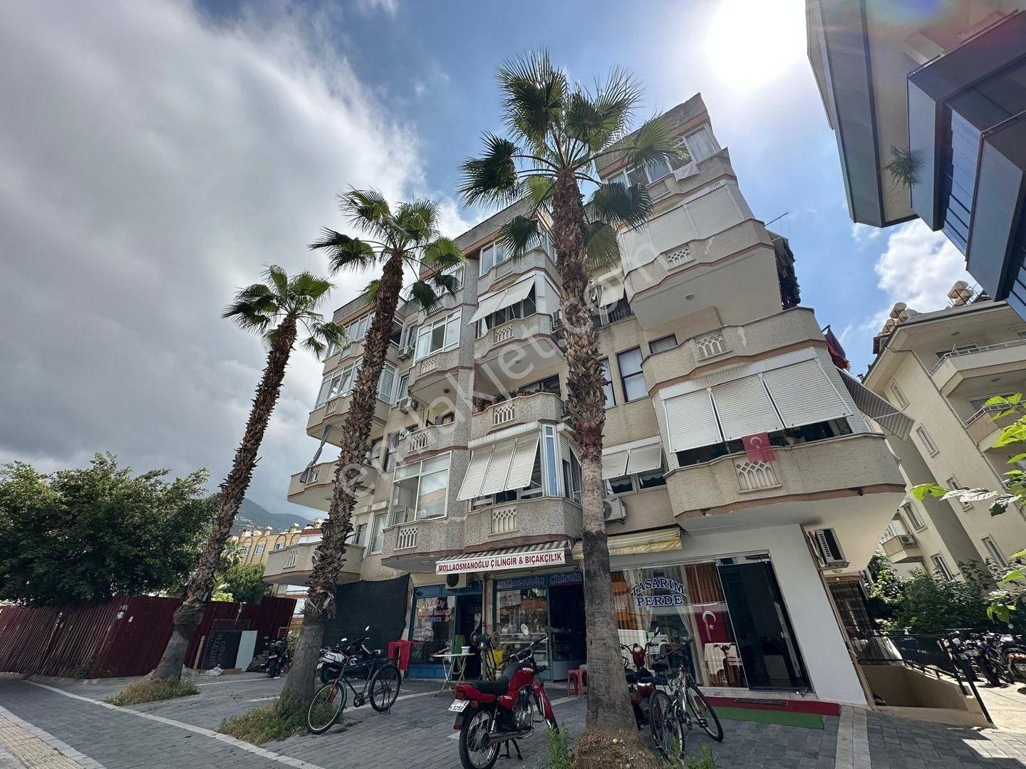 Alanya Hacet’te Yeni Tadilatlı 2+1 Ayrı Mutfaklı Geniş Daire