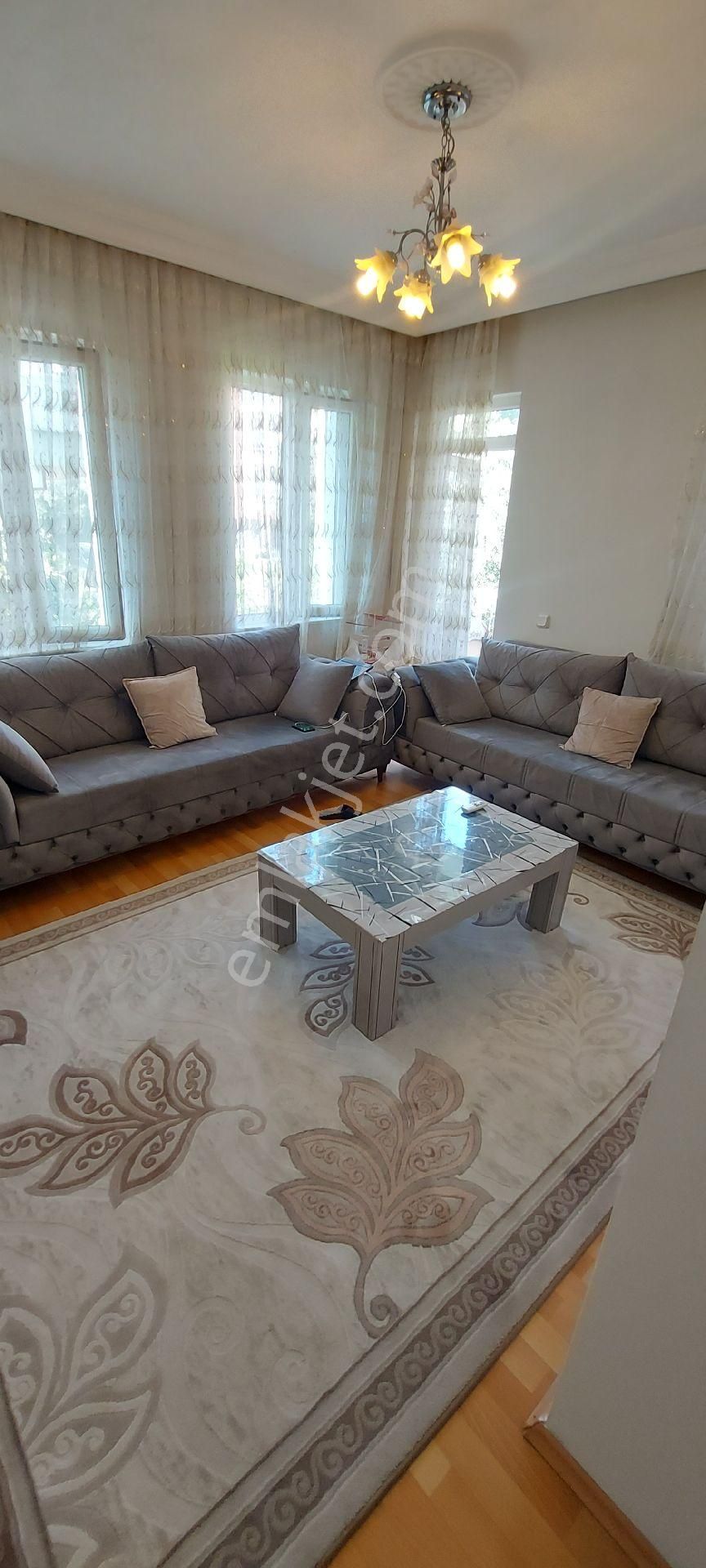 Gundogdu Mahallede Katta Herseyı Ayrı Genıs Daıre Cıft Balkonlu Kredili