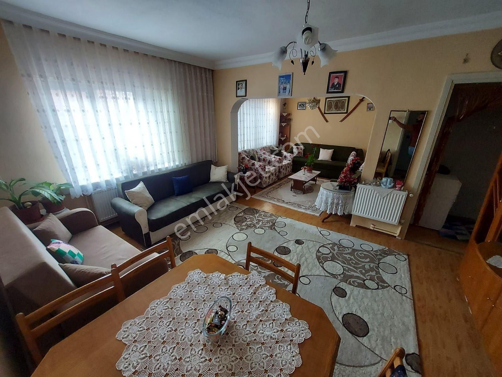 Emek Mahallesi 2 Katlı Müstakil Ev