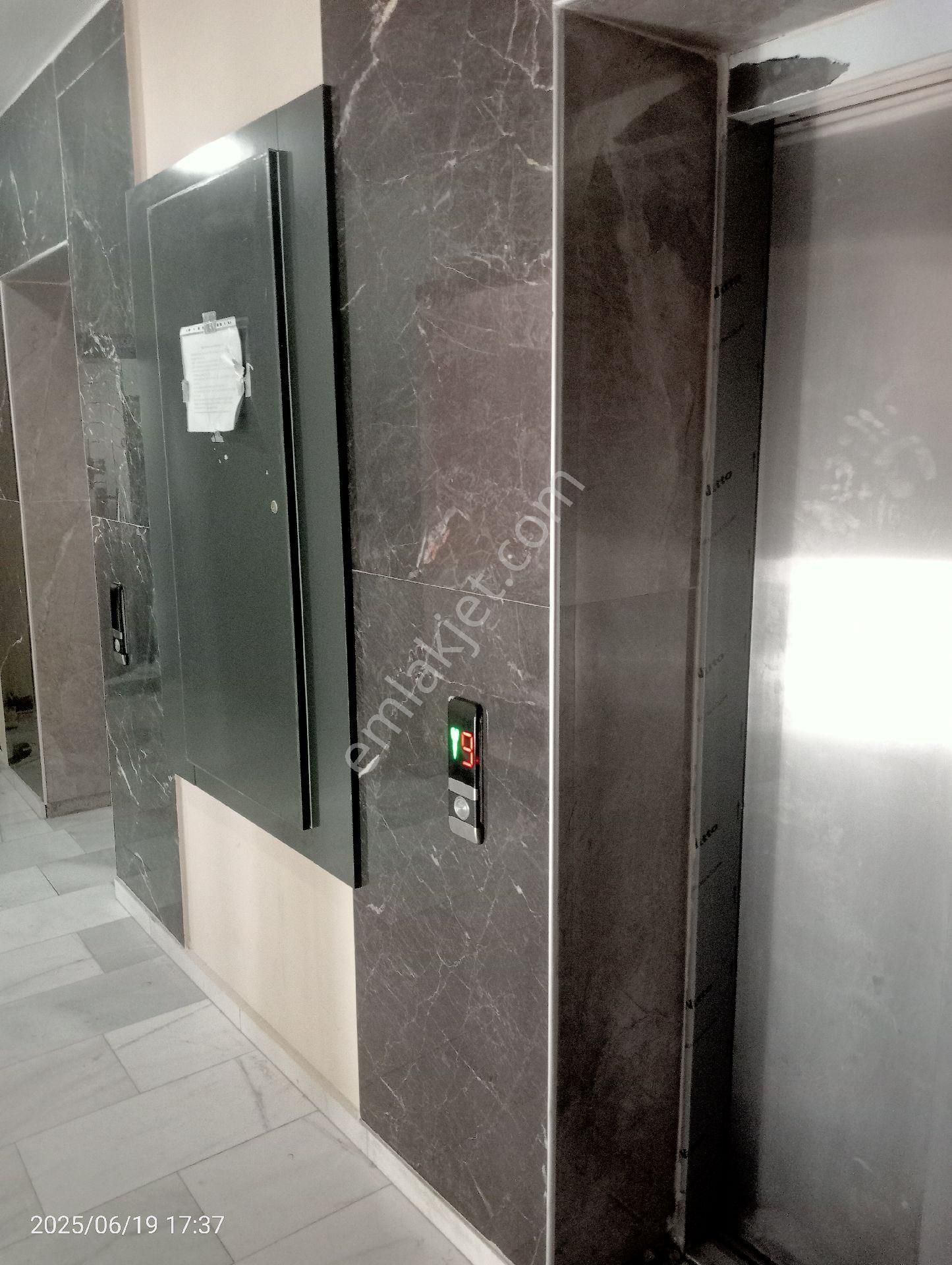 Sıfır Ayarında Ful Yapılı 2+1 Ara Kat Kuşadası - Görsel 12